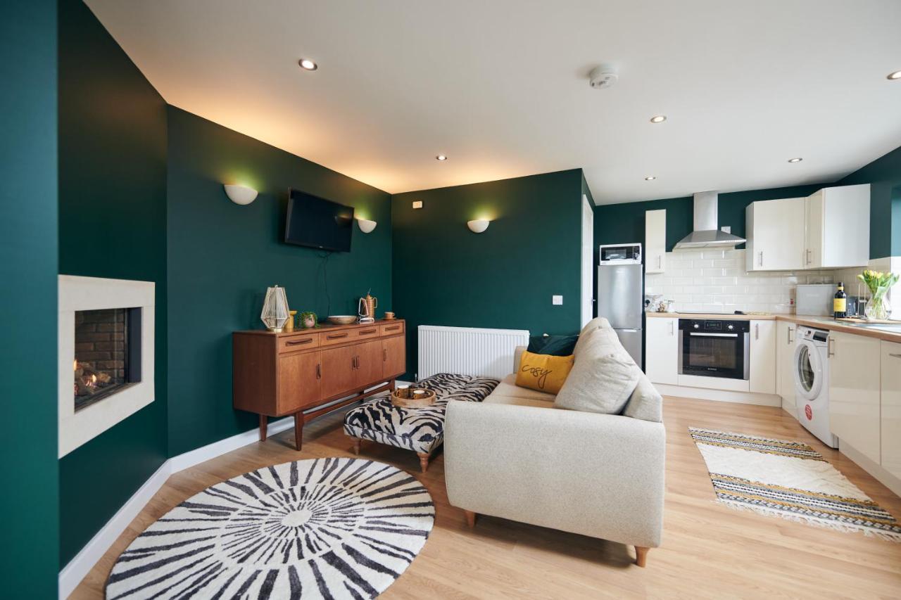 Maes Y Mel- A Couples, Pet Friendly, Rural Romantic Getaway With Countryside Views Gellywen 외부 사진