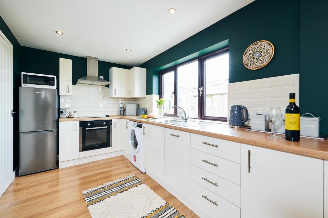Maes Y Mel- A Couples, Pet Friendly, Rural Romantic Getaway With Countryside Views Gellywen 외부 사진