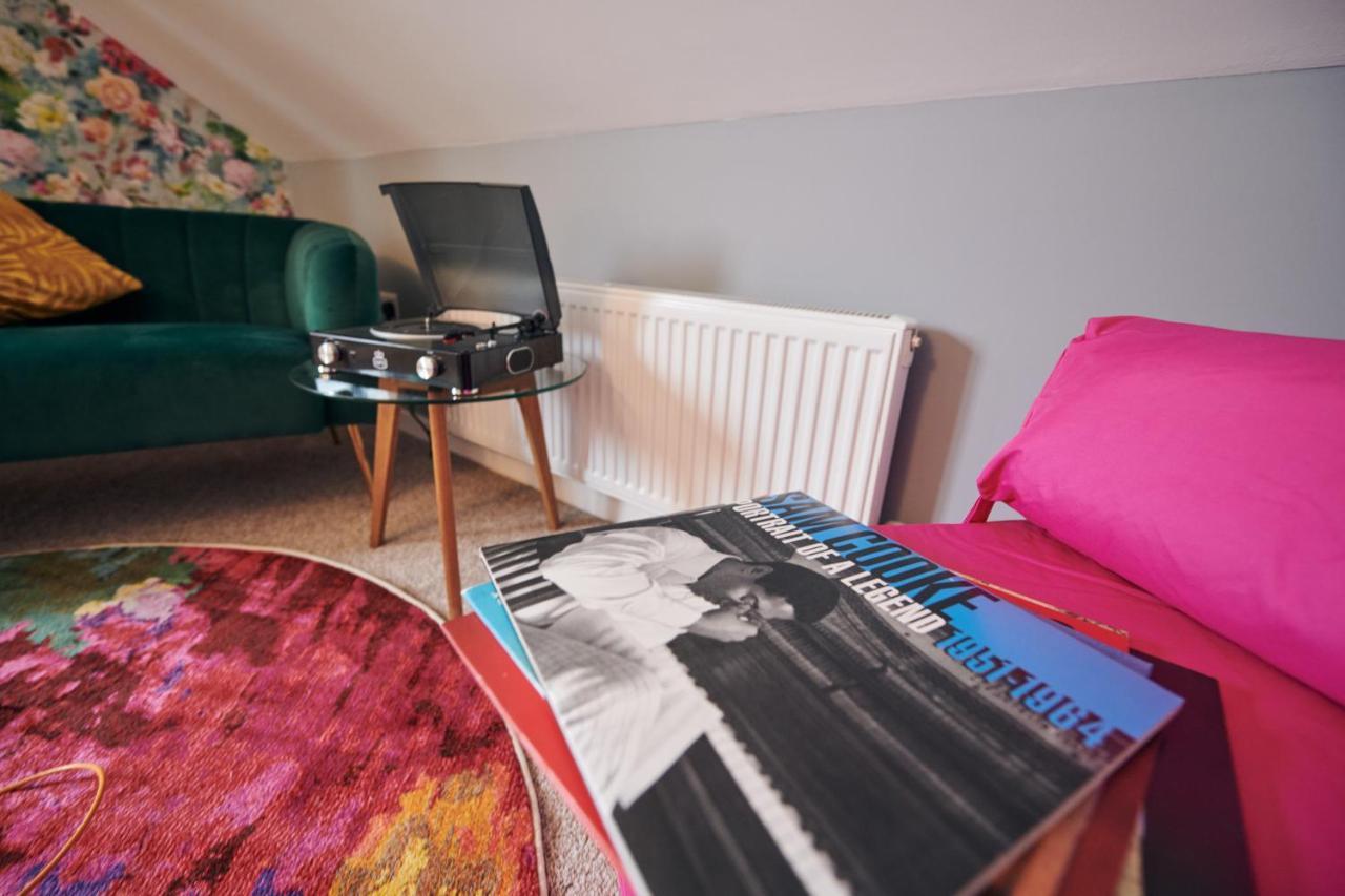 Maes Y Mel- A Couples, Pet Friendly, Rural Romantic Getaway With Countryside Views Gellywen 외부 사진